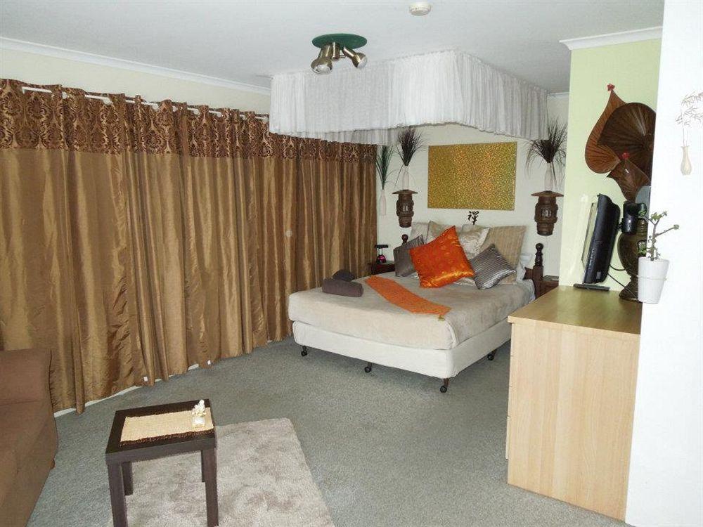 Maroochydore Beach Motel Экстерьер фото
