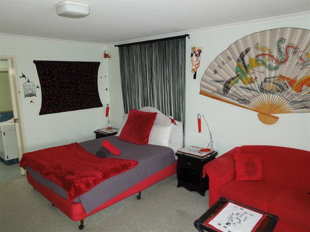 Maroochydore Beach Motel Экстерьер фото