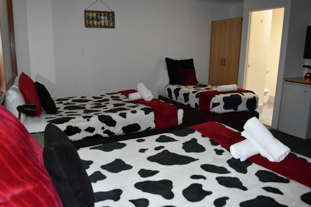 Maroochydore Beach Motel Экстерьер фото