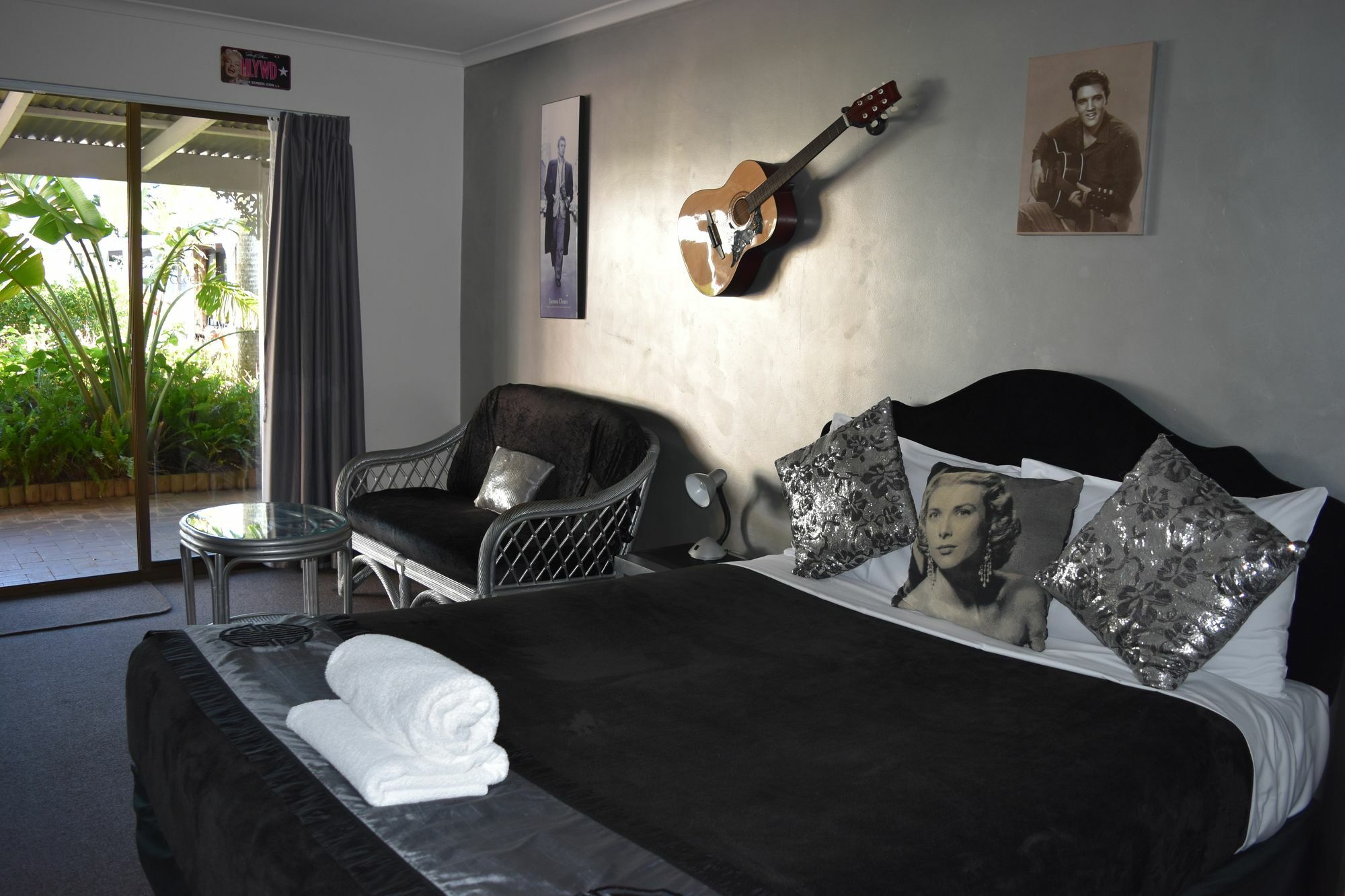 Maroochydore Beach Motel Экстерьер фото